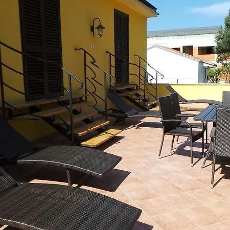 In With Terrace, Air Conditioning, W-lan 81-6 Guest house *