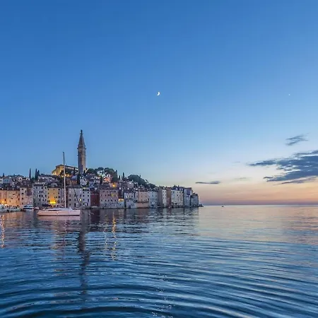 Guest house In With Terrace, Air Conditioning, W-lan 81-6 Rovinj