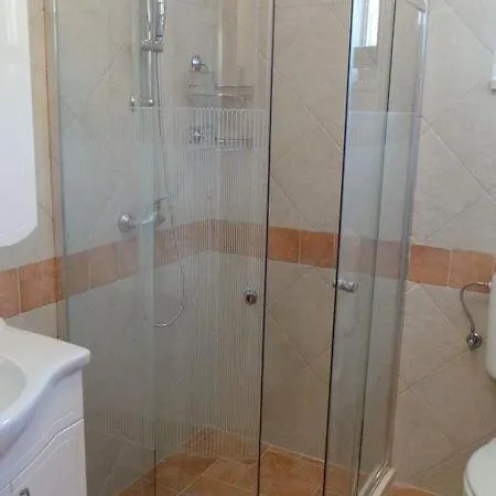 In With Terrace, Air Conditioning, W-lan 81-6 * רוביני